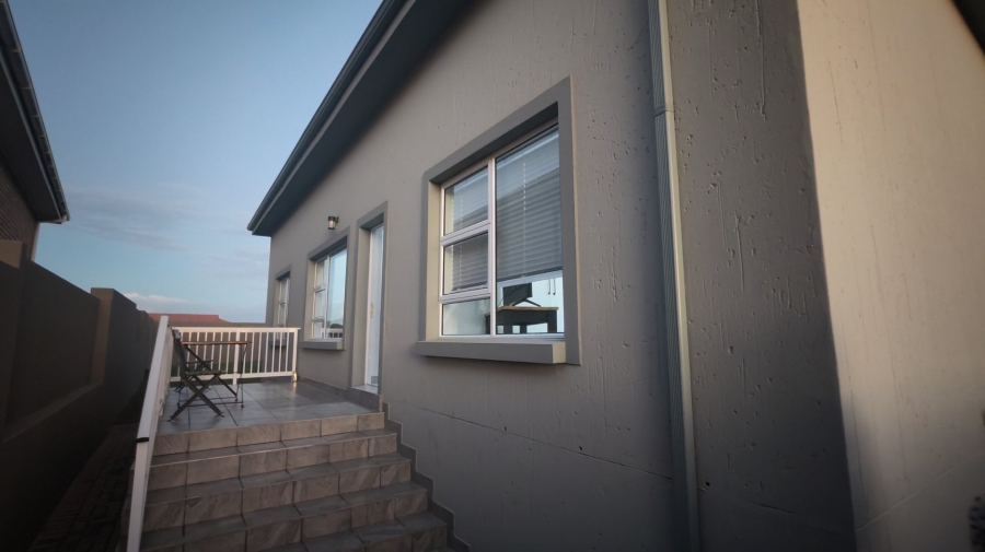 3 Bedroom Property for Sale in Hartenbos Heuwels Western Cape